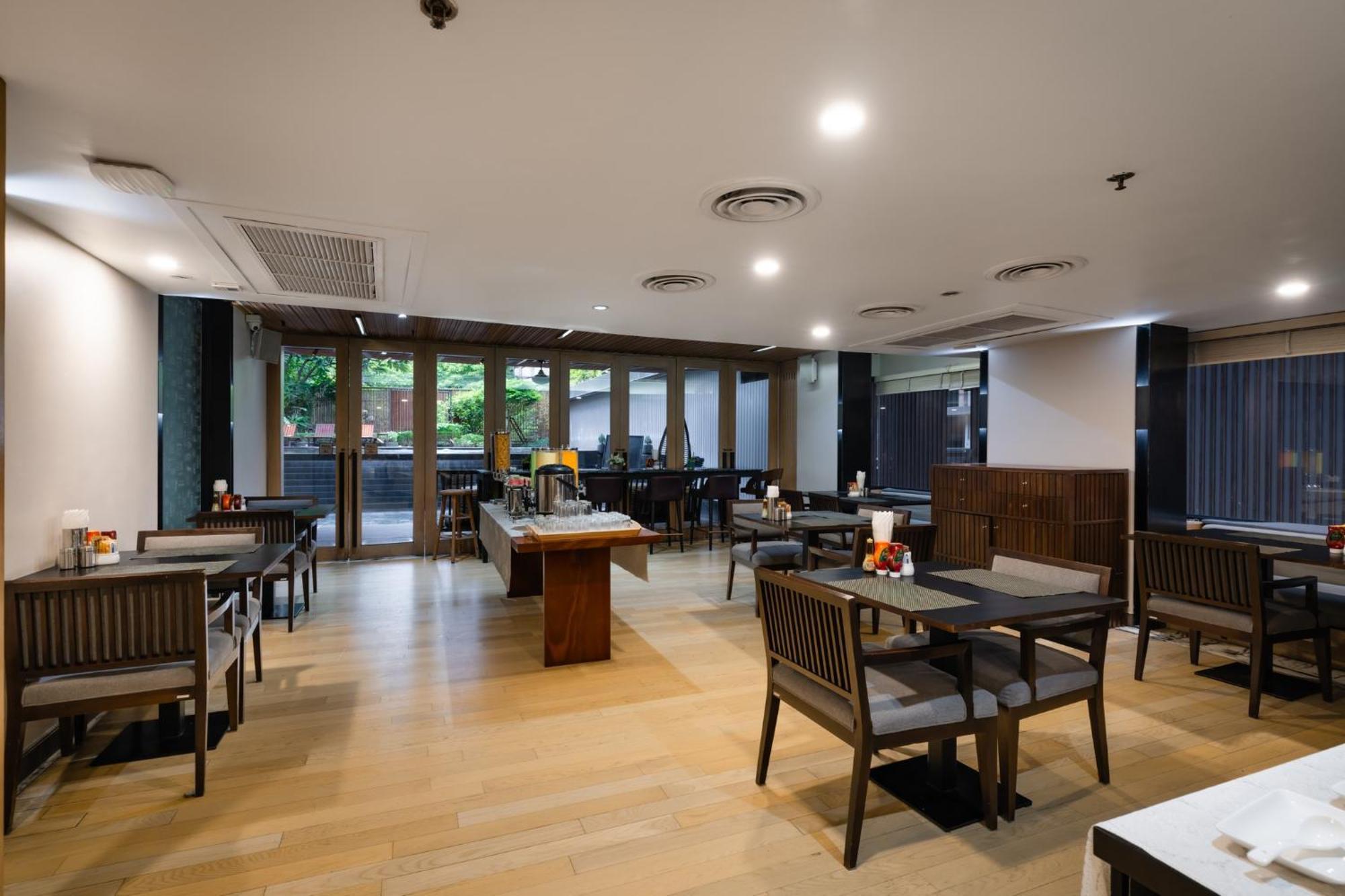 Arcadia Suites Bangkok Esterno foto